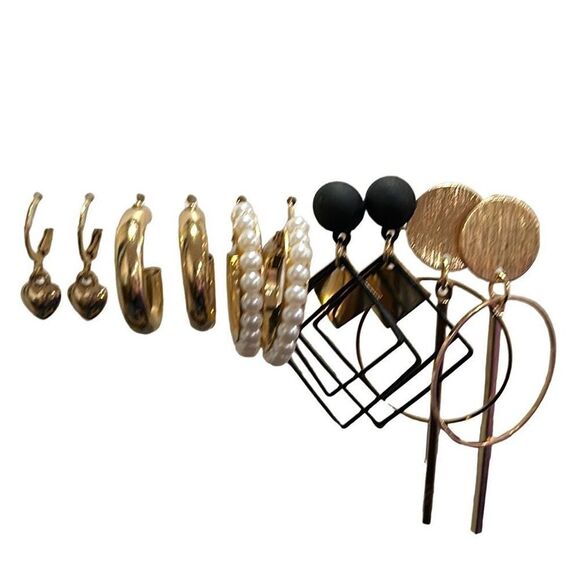 NWOT statement earring bundle - Picture 1 of 5